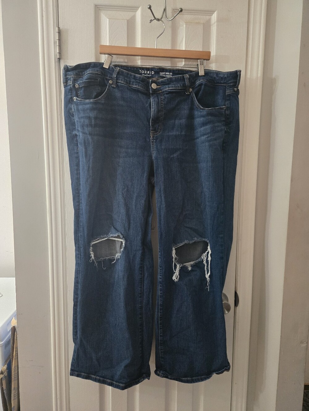sz 24 Torrid wide leg Jeans